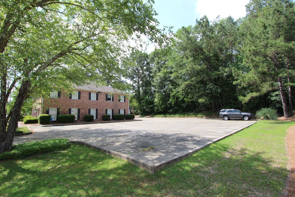 Office Space For Sale/Lease: 101 Madison Plz, Hattiesburg, MS 39402